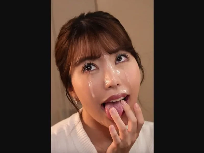 Nam sinh may mắn được cô giáo dâm dục bú cu